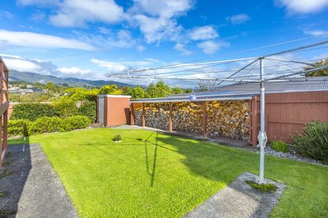 Photo of property in 19 Sunnyview Drive, Brown Owl, Upper Hutt, 5018