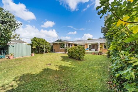 Photo of property in 65 Wikiriwhi Crescent, Awapuni, Palmerston North, 4412
