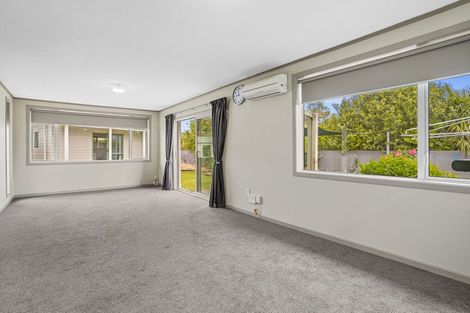 Photo of property in 4 Walker Place, Rangiora, 7400