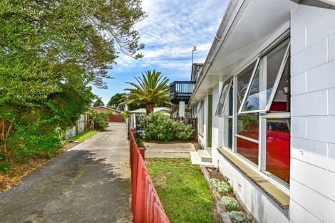 Photo of property in 2/27 Kawau Crescent, Bromley, Christchurch, 8062