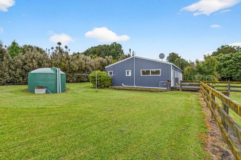 Photo of property in 61 Boord Crescent, Kumeu, 0891
