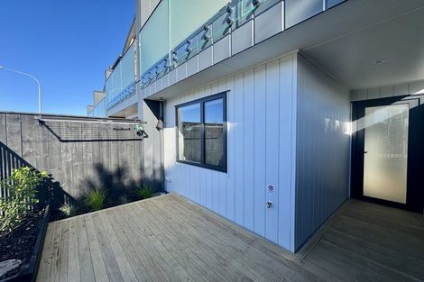 Photo of property in 1/506 Glenfield Road, Bayview, Auckland, 0629