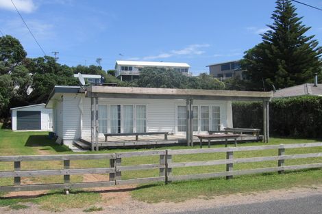 Photo of property in 4 Beach Parade, Oneroa, Waiheke Island, 1081