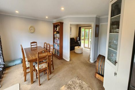 Photo of property in 9a Larsen Place, Merrilands, New Plymouth, 4312