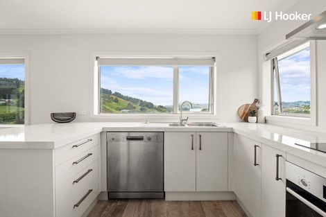 Photo of property in 17 Glendermid Close, Sawyers Bay, Port Chalmers, 9023