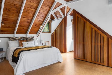 Photo of property in 40 Lone Kauri Road, Karekare, New Lynn, 0772