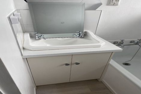 Photo of property in 50c Braid Road, St Andrews, Hamilton, 3200