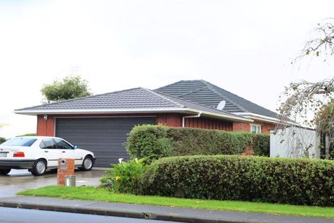 Photo of property in 90 Ridge Road, Howick, Auckland, 2014