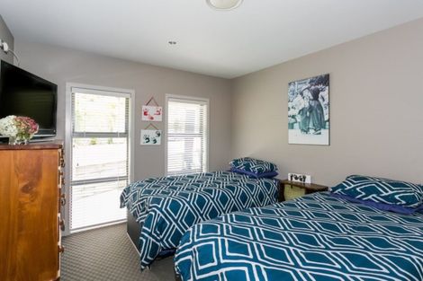 Photo of property in 18 Oak Place, Poraiti, Napier, 4112