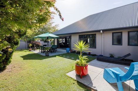 Photo of property in 2 Woburn Court, Rototuna North, Hamilton, 3210