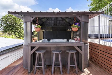 Photo of property in 1/37 Roberts Road, Glenfield, Auckland, 0629