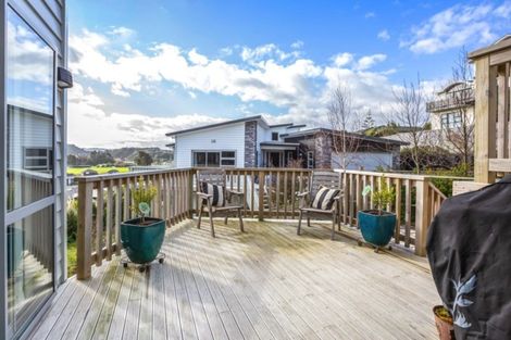 Photo of property in 16 Bluejacket Place, Whitby, Porirua, 5024