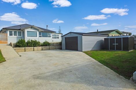 Photo of property in 18 Seabury Avenue, Foxton Beach, Foxton, 4815