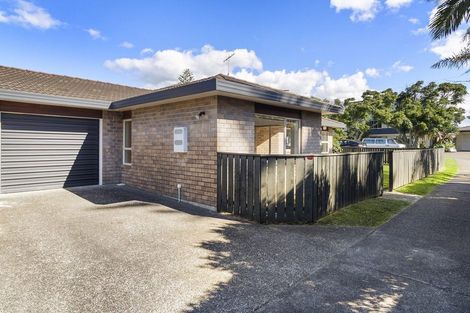 Photo of property in 1/11 Milton Road, Orewa, 0931
