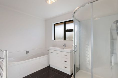 Photo of property in 6 Galea Grove, Kelvin Grove, Palmerston North, 4414