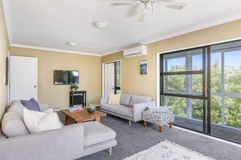 Photo of property in 1/72 Gloria Avenue, Te Atatu Peninsula, Auckland, 0610