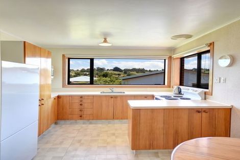 Photo of property in 10 Lincoln Street, Halfway Bush, Dunedin, 9010