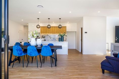 Photo of property in 9 Mcindoe Road, Kumeu, 0810