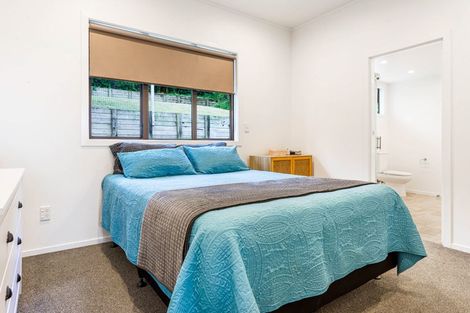 Photo of property in 15 Jelas Road, Red Beach, 0932