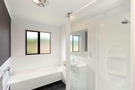 Photo of property in 1 Corfe Castle Lane, Levin, 5510