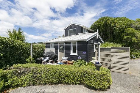 Photo of property in 1 Fettes Crescent, Seatoun, Wellington, 6022