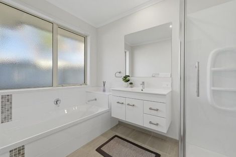 Photo of property in 35 Leet Crescent, Papamoa Beach, Papamoa, 3118