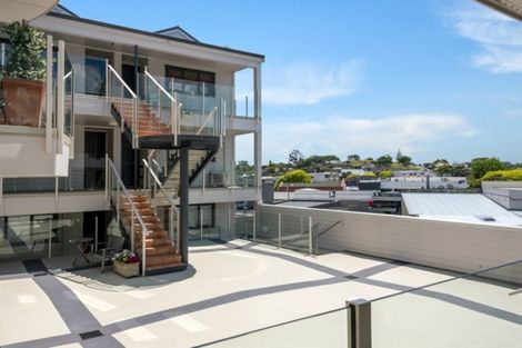 Photo of property in 2/5 Cook Street, Howick, Auckland, 2014