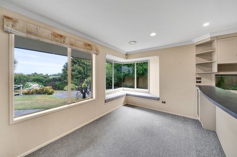 Photo of property in 2 Orlando Close, Frankleigh Park, New Plymouth, 4310