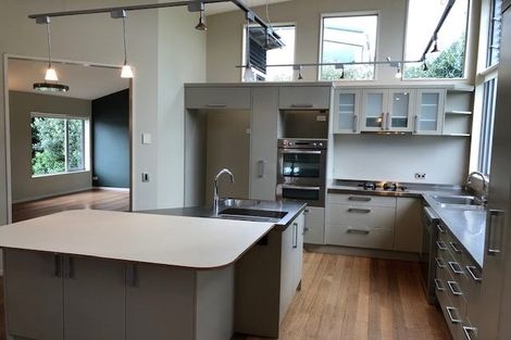 Photo of property in 21a Korotaha Terrace, Rothesay Bay, Auckland, 0630