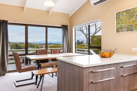 Photo of property in 10 Titoki Avenue, Waipahihi, Taupo, 3330