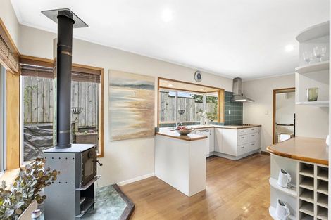 Photo of property in 13 Seymour Road, Mellons Bay, Auckland, 2014