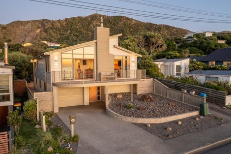 Photo of property in 52 The Parade, Paekakariki, 5034