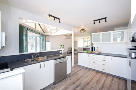 Photo of property in 3/42 Campbell Street, Havelock North, 4130