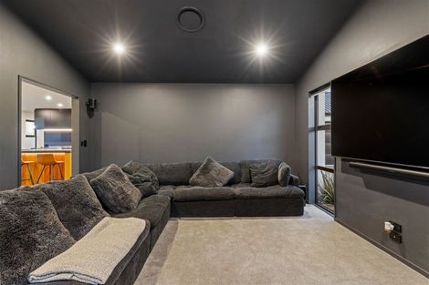 Photo of property in 17 Angus Place, Rangiora, 7400