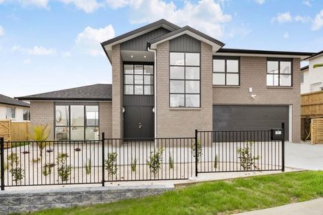 Photo of property in 11 Lumber Rise, Swanson, Auckland, 0614
