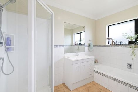 Photo of property in 9 Dan Bryant Place, Pukekohe, 2120