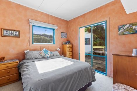 Photo of property in 43 Pinedale Crescent, Riversdale Beach, Masterton, 5872