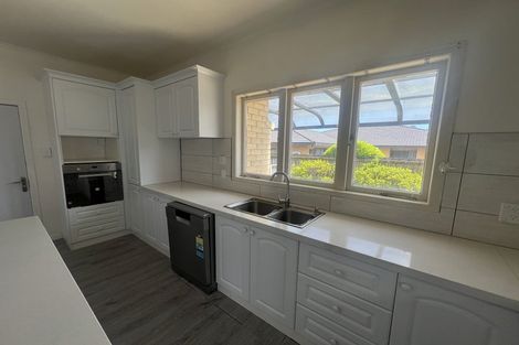 Photo of property in 48 Clevedon Road, Papakura, 2110