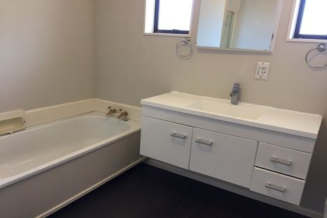 Photo of property in 2/23b Juniper Place, Burnside, Christchurch, 8053