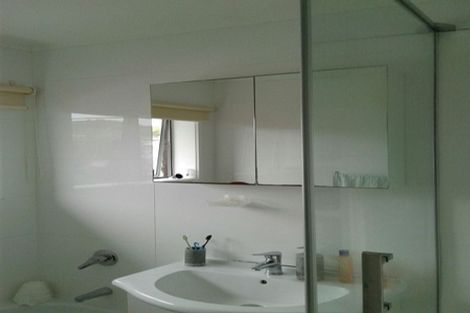 Photo of property in 2/62 Sunderlands Road, Half Moon Bay, Auckland, 2012