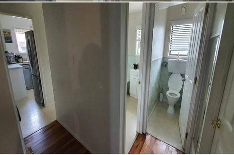 Photo of property in 82 Whangaparaoa Road, Red Beach, 0932