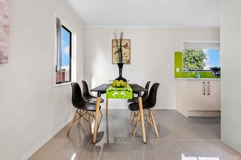 Photo of property in 1/100 Shifnal Drive, Randwick Park, Auckland, 2105