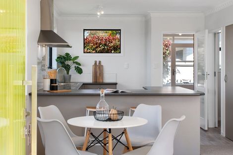 Photo of property in 25 Whitaker Street, Otumoetai, Tauranga, 3110