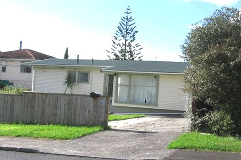 Photo of property in 1 Renata Crescent, Te Atatu Peninsula, Auckland, 0610