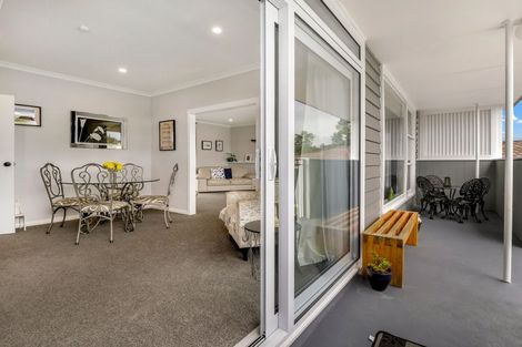 Photo of property in 5 Wigan Place, Hokowhitu, Palmerston North, 4410