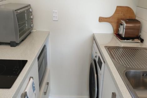 Photo of property in 8 Bovett Place, Wanaka, 9305