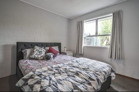 Photo of property in 2/8a Christie Crescent, Havelock North, 4130