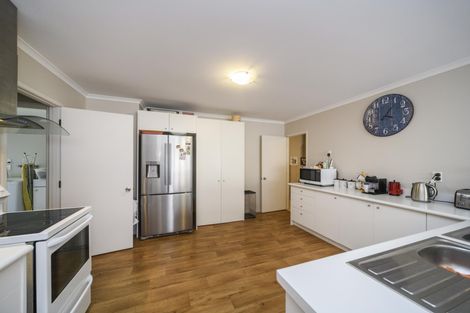 Photo of property in 93 Parnell Heights, Kelvin Grove, Palmerston North, 4414