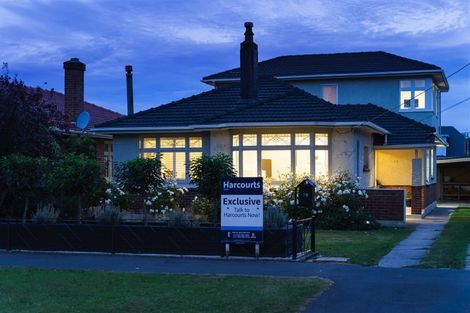 Photo of property in 16 Wycolla Avenue, Saint Clair, Dunedin, 9012