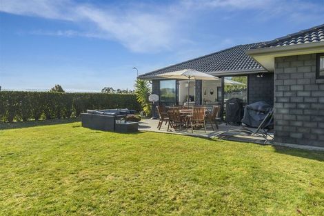 Photo of property in 39 Ballintoy Park Drive, Welcome Bay, Tauranga, 3175